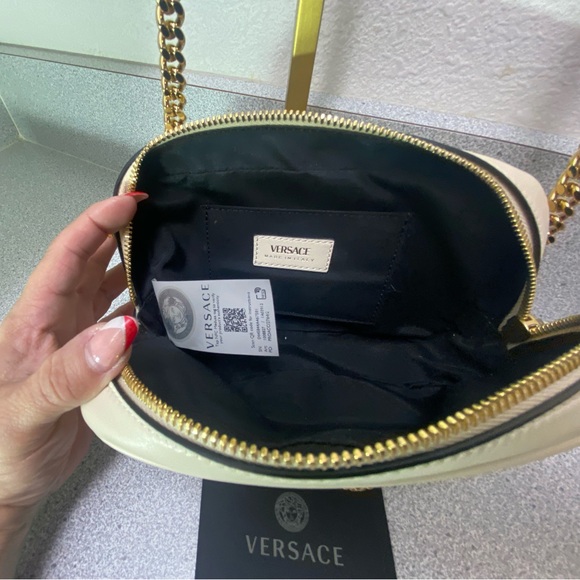 NWOT Versace Cream and Gold Quilted Crossbody/Shoulder Bag - Picture 4 of 14